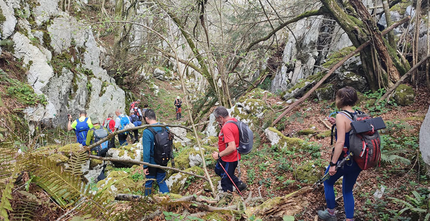 El grupo Pico Cordel sigue las huellas de los maquis en Miera