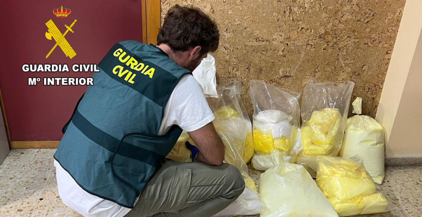 La Guardia Civil de Cantabria detiene a dos personas cuando transportaban 80 kg de 