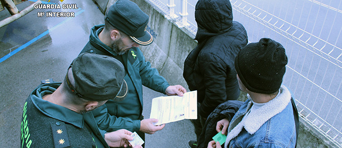La Guardia Civil de Cantabria evit el pasado ao ms de 900 intentos de polizones a los ferries que parten de Santander 