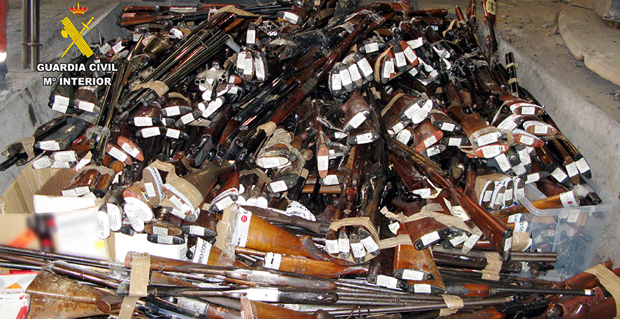 La Guardia Civil de Cantabria ha destruido este ao casi 3.000 armas de fuego, blancas y prohibidas