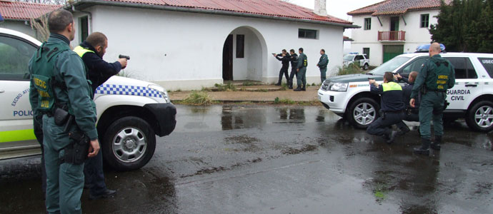 La Guardia Civil colabora en la formacin de policas locales