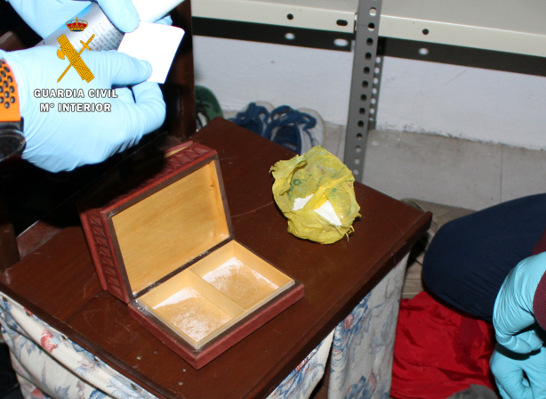 La Guardia Civil desmantela en Laredo y Ramales de la Victoria dos puntos de distribucin de estupefacientes