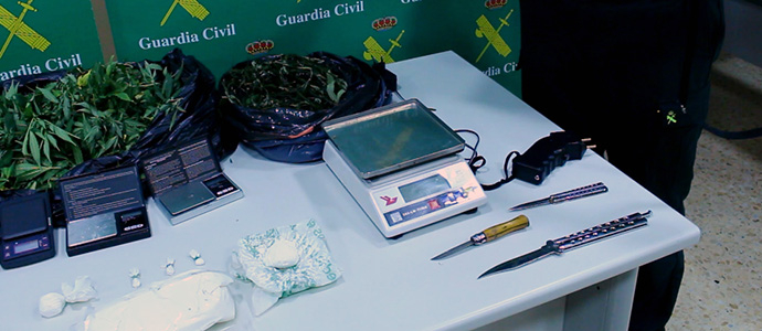 La Guardia Civil desmantela un punto de distribucin de speed en Arenas de Igua e interviene 850 gramos
