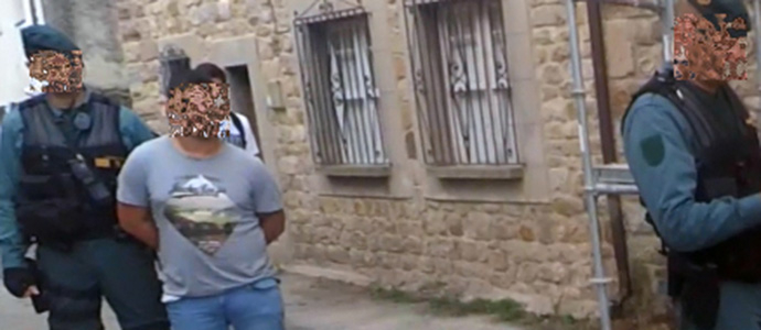 La Guardia Civil desmantela un punto de distribucin de speed en Arenas de Igua e interviene 850 gramos