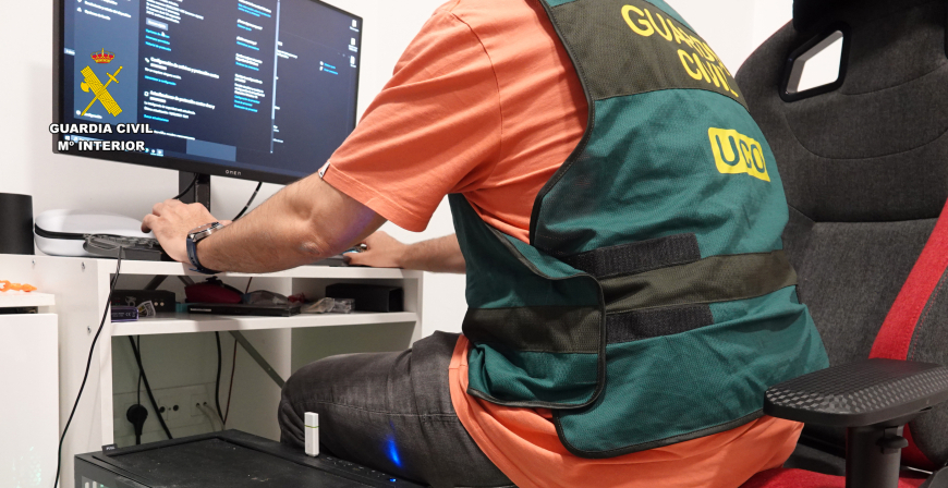 La Guardia Civil desmantela una red de phishing bancario y detiene al principal desarrollador de kits de robo de credenciales en Espaa