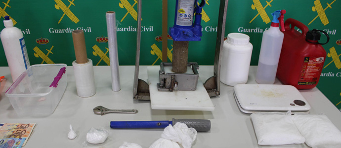 La Guardia Civil desmantela en Santander un laboratorio de corte y adulteracin de cocana