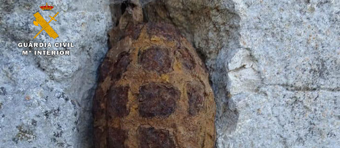 La Guardia Civil destruye tres granadas de mano y un proyectil de artillera hallados en Campoo