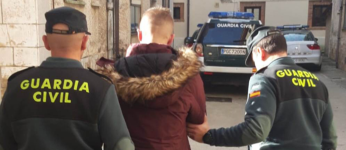 La Guardia Civil detiene al presunto autor de los disparos en el exterior de un local de ocio de San Vicente de la Barquera