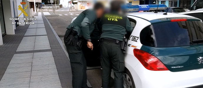 La Guardia Civil detiene a un grupo criminal dedicado al robo en viviendas y que llevaba una semana en Cantabria 