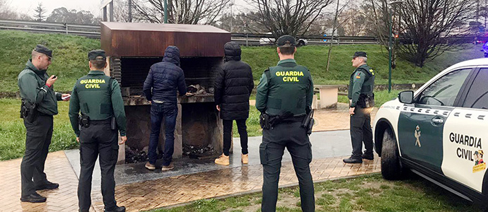 La Guardia Civil detiene a seis menores implicados en cinco robos con intimidacin