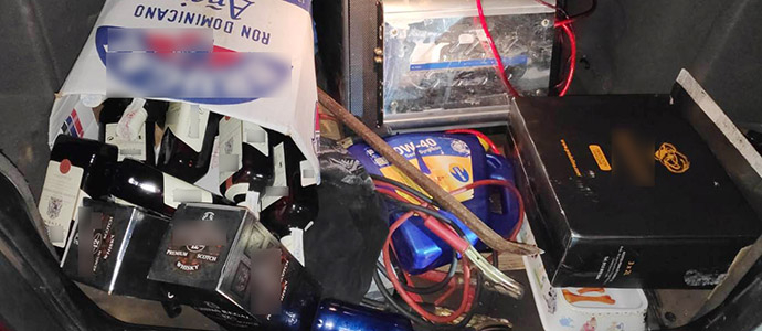 La Guardia Civil detiene a tres varones por sustraer bateras y robar en bares