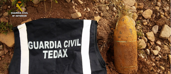 La Guardia Civil explosiona un proyectil de artillera localizado en Mata de Hoz