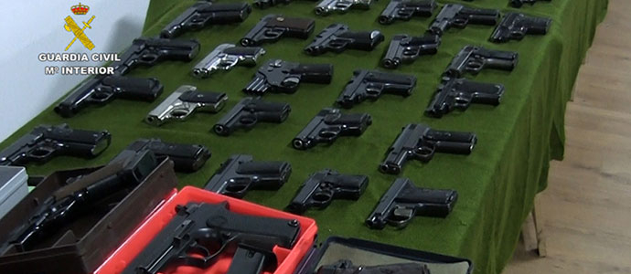 La Guardia Civil incauta ms de 300 armas