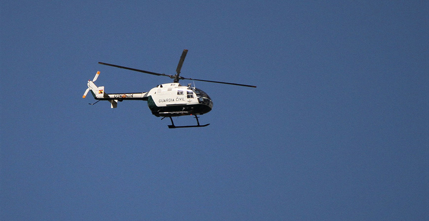 La Guardia Civil intensifica el control de las carreteras de Cantabria con un helicptero