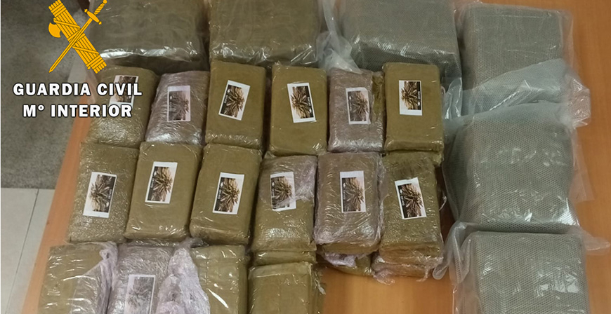 La Guardia Civil intercepta 139 pastillas de hachs durante un control 