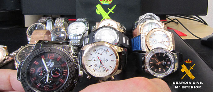 La Guardia Civil interviene 16 relojes falsificados cuyo precio como originales rondara los 60.000 euros