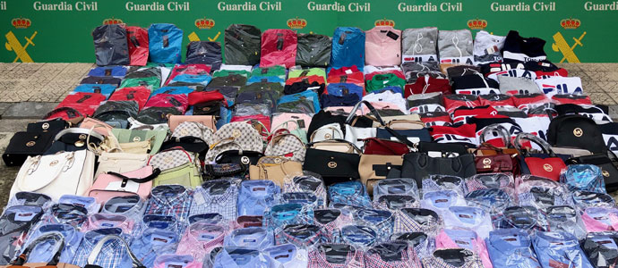 La Guardia Civil interviene en Laredo artculos falsificados que en el mercado hubieran superado los 78.000 euros