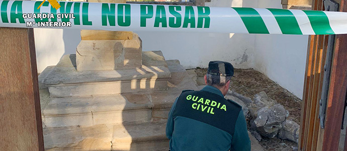 La Guardia Civil investiga los daos a la Cruz con Cristo del Crucero de Solares-Valdecilla del siglo XVII