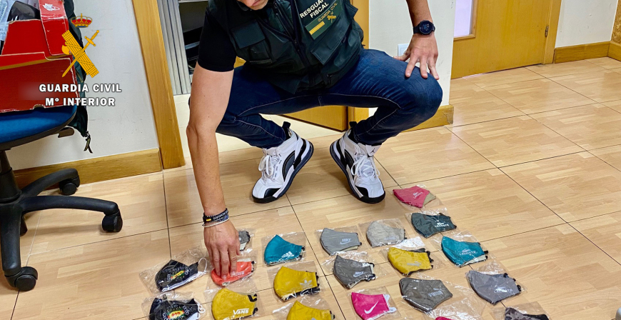 La Guardia Civil investiga a dos hombres por vender mascarillas falsificadas