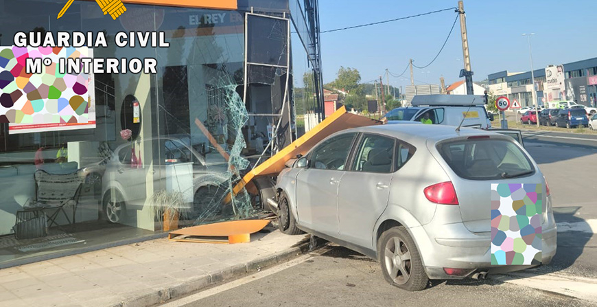 La Guardia Civil investiga a un menor de 15 aos que empotr un coche en un escaparate