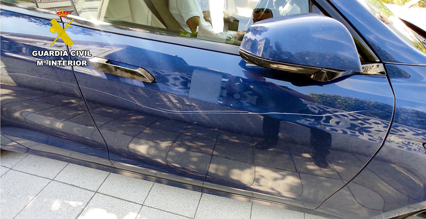 La Guardia Civil investiga a los presuntos autores de provocar daos en 17 vehculos en Ampuero