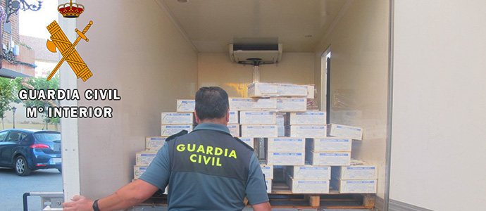 La Guardia Civil interviene en Herrera de Pisuerga 549 kilos de cangrejo rojo vivo pescados en Portugal