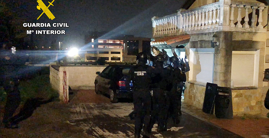 La Guardia Civil neutraliza una plantacin 'indoor' de marihuana en Torrelavega