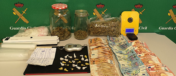 La Guardia Civil de Palencia desmantela cuatro puntos de venta de estupefacientes en Aguilar, Guardo y Venta de Baos