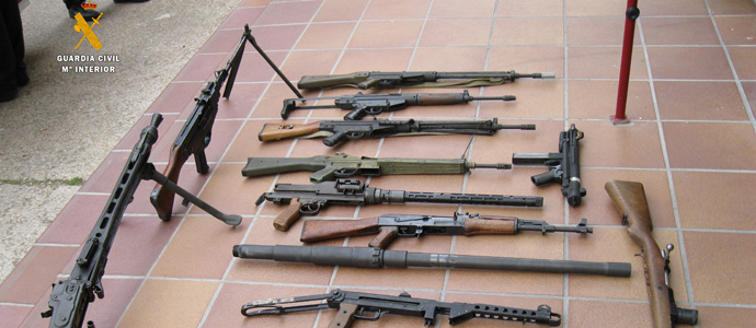 La Guardia Civil de Palencia destruye 345 armas de fuego y 203 armas blancas