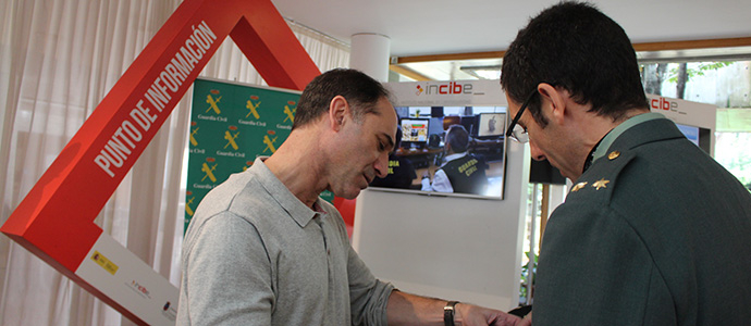 La Guardia Civil participa en el Cybercamp que se celebra en Santander