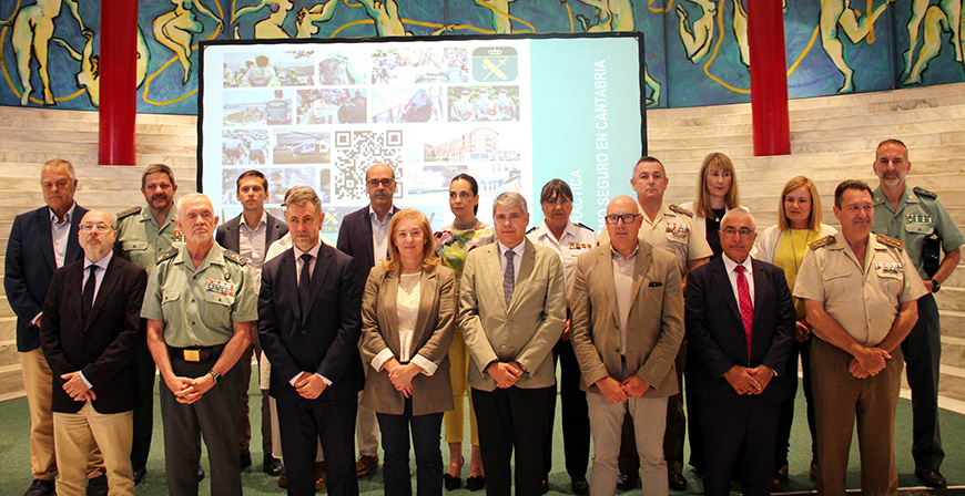 La Guardia Civil presenta la nueva edicin de la 'Gua prctica, turismo seguro en Cantabria' 