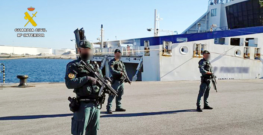 La Guardia Civil realiza una fase de intensificacin de la proteccin integral del Puerto de Santander