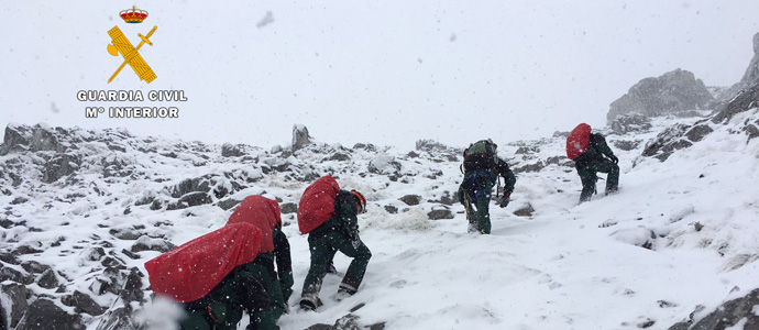 La Guardia Civil reanuda las labores de rescate de los tres montaeros fallecidos en Picos de Europa 