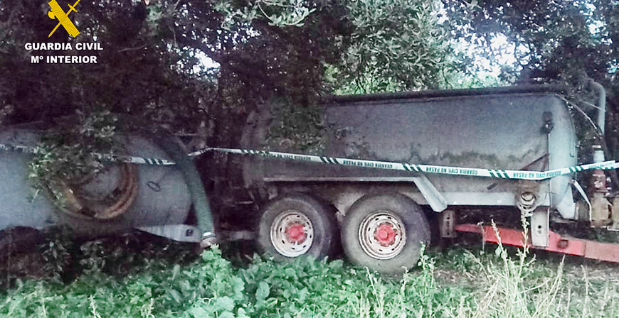 La Guardia Civil recupera dos remolques cisterna valorados en 17.000 euros e investiga al presunto autor del hurto