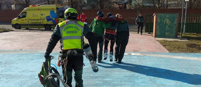 La Guardia Civil rescata a una esquiadora accidentada en el Pico Curavacas