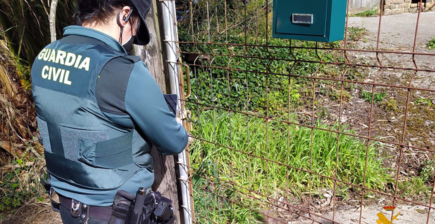 La Guardia Civil sorprende a un joven mientras robaba en una vivienda