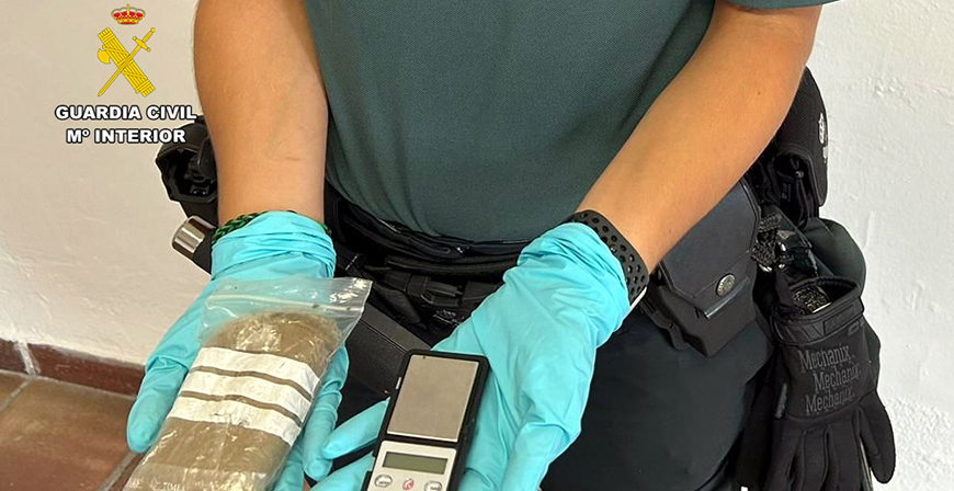 La Guardia Civil sorprende a un menor en Guriezo con una tableta de hachs