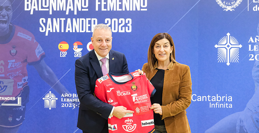Las 'Guerreras' y los 'Hispanos' lucirn en la camiseta el Ao Jubilar Lebaniego