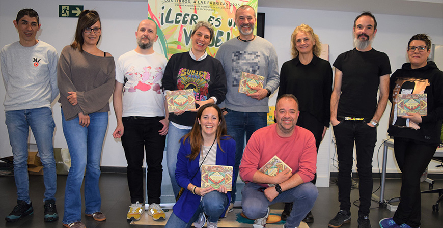 Gull�n fomenta la lectura entre la plantilla con la iniciativa 'Los libros, a las f�bricas'