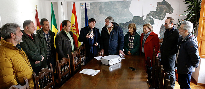 El hacha neoltica de Revelillas pasa a manos del MUPAC