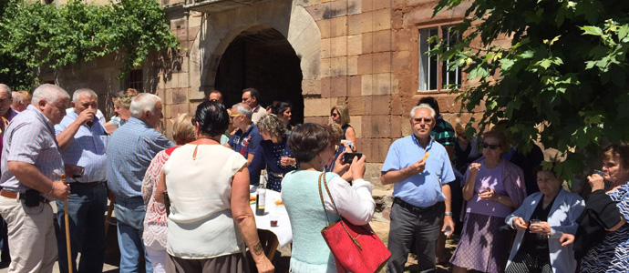 Las Henestrosas festej a Santa Ana