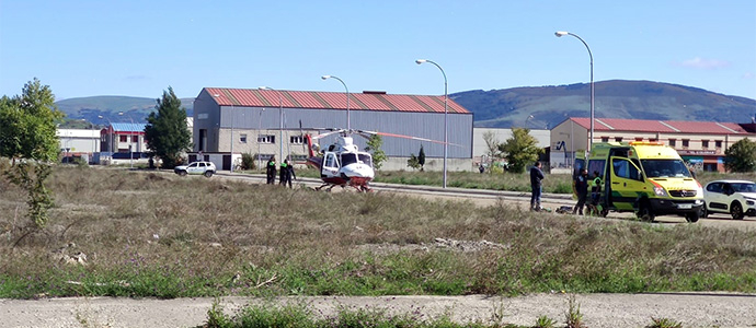 Herido grave un ciclista al caer 10 metros tras chocarse contra un muro de la presa del Embalse del Ebro en Arroyo