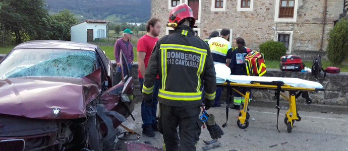 Herido un joven en un accidente entre un coche y un camin en Argomilla 