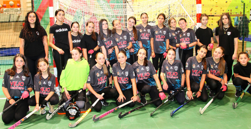 El hockey femenino coge impulso en Campoo