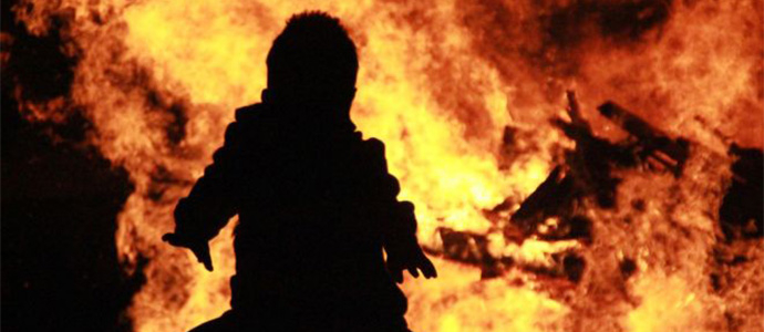 La hoguera encender la noche de Bolmir