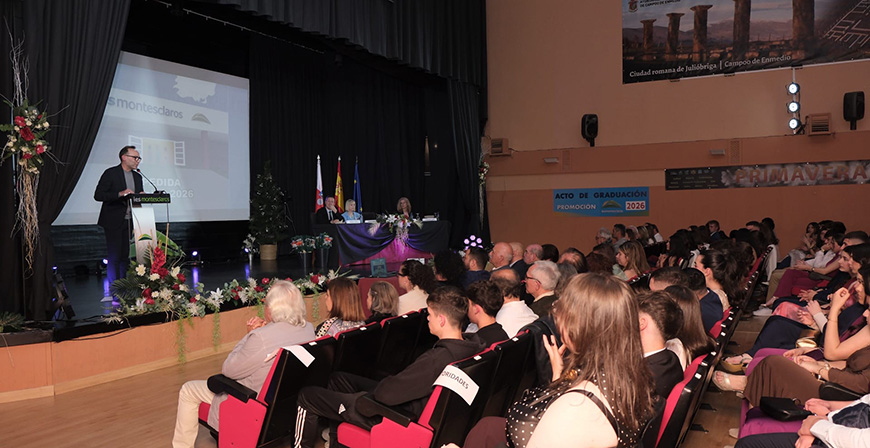 El IES Montesclaros celebra la graduaci�n de 83 estudiantes