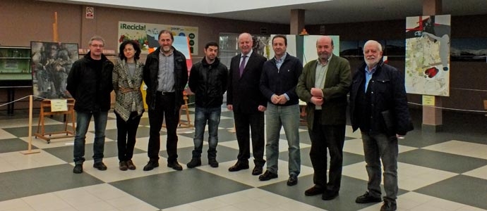 El IES Montesclaros exhibe los fondos pictricos de Reinosa