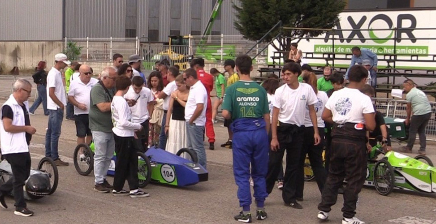 El IES Montesclaros-Team Cantabria se impone en la 'Reinosa Urban Race' de coches el�ctricos 