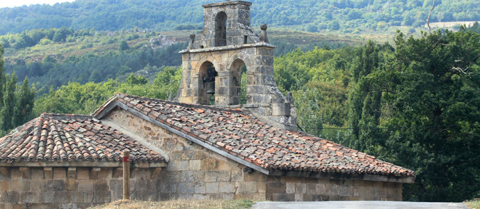 La iglesia de Bustasur, Bien de Inters Cultural