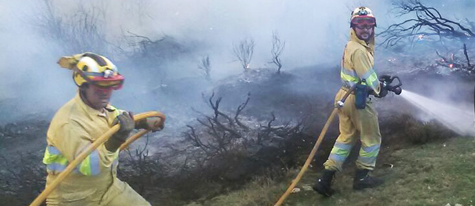 El incendio forestal de Fuente Arenosa y el norte de Palencia permanece activo